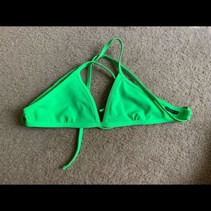 TRIANGLE BIKINI TOP JOLYN